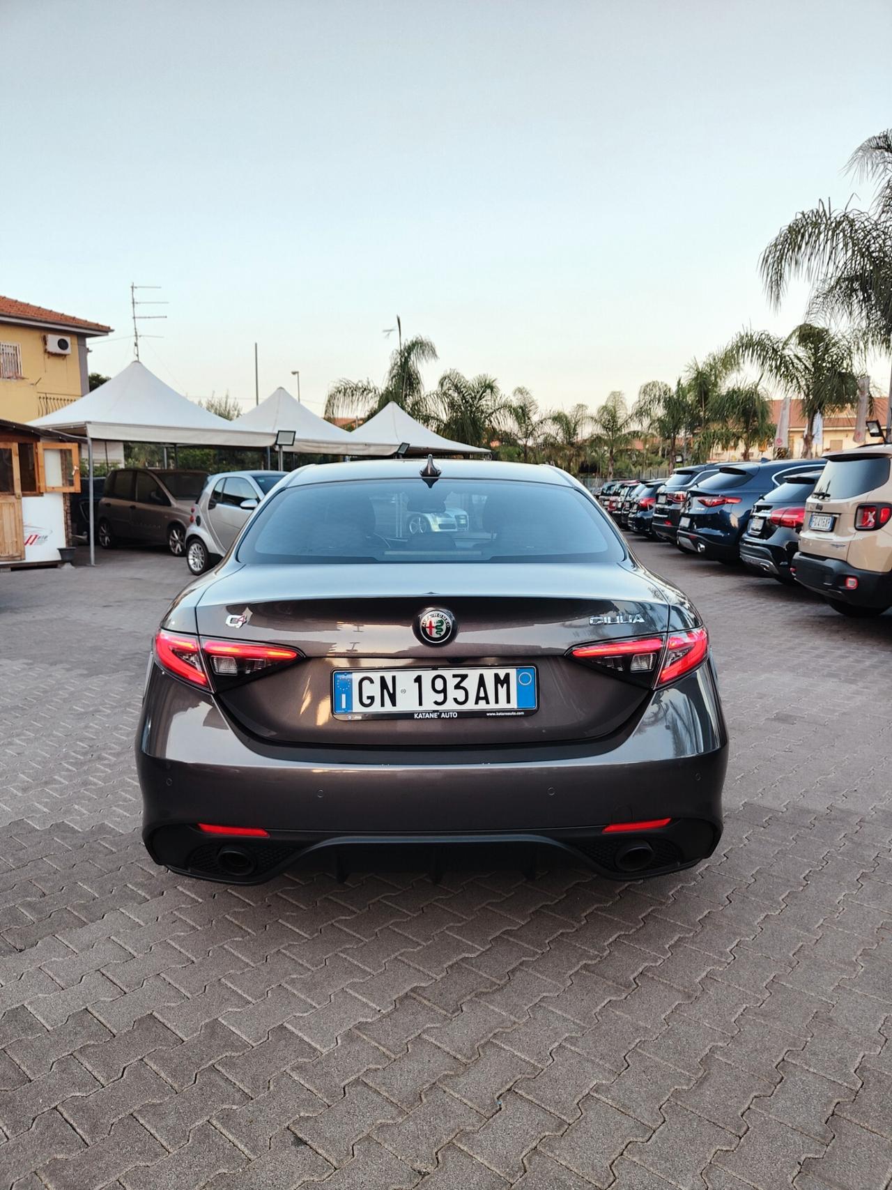 Alfa Romeo Giulia 2.0 Turbo 280 CV AT8 AWD Q4 Veloce km 0