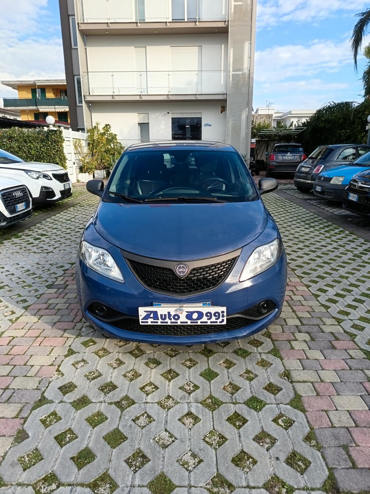 Lancia Ypsilon 1.2 69 CV 5 porte Unyca