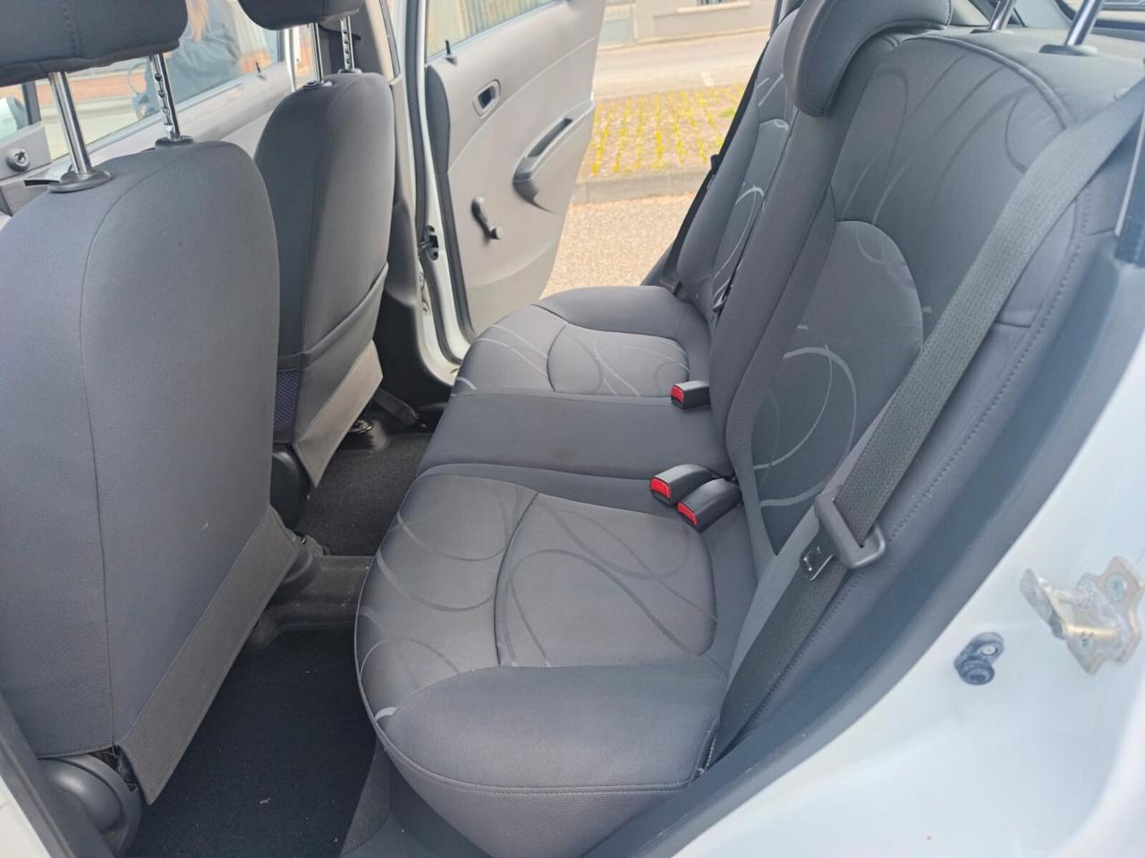Chevrolet Spark 2012---1.0 Benzina Neopatentati