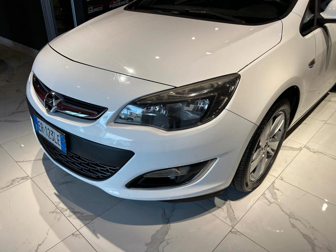 Opel Astra 1.7 CDTI - 2013