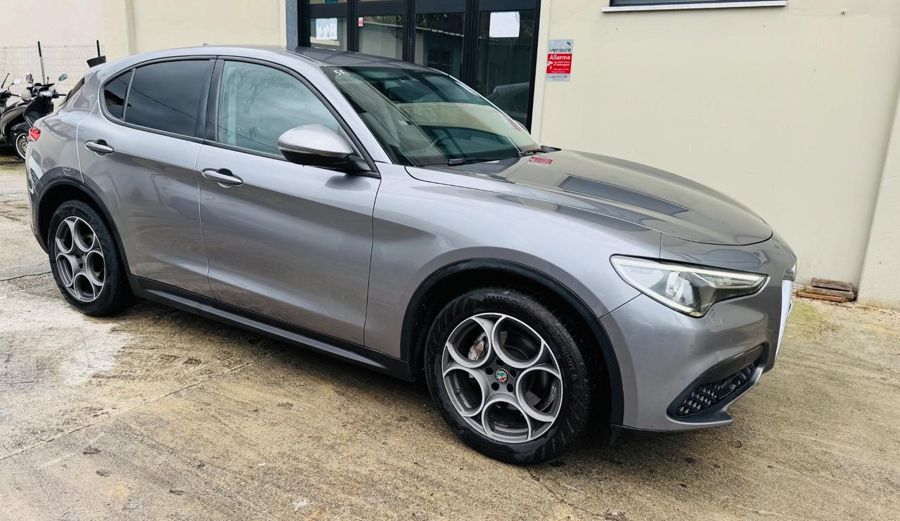 Alfa Romeo Stelvio 2.2 Turbodiesel 160 CV AT8 RWD Business