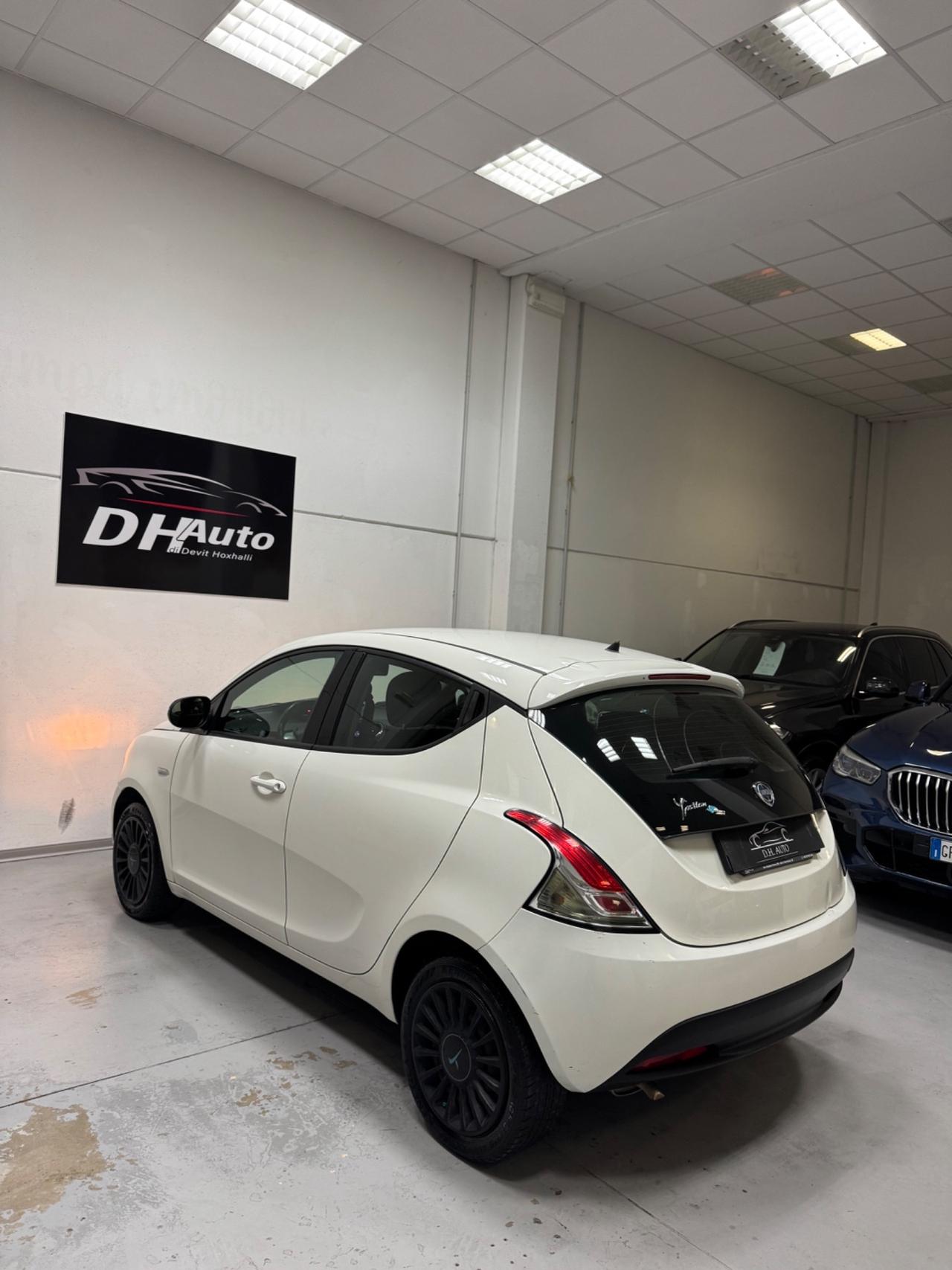 Lancia Ypsilon 1.2 69 CV 5 porte Platinum