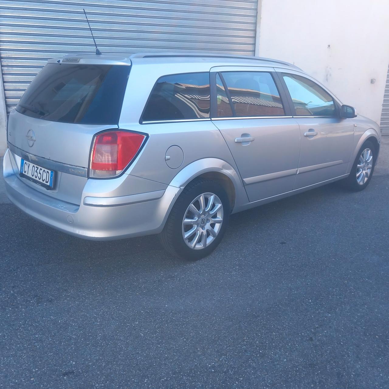 Opel Astra 1.9 CDTI 120CV Station Wagon Enjoy