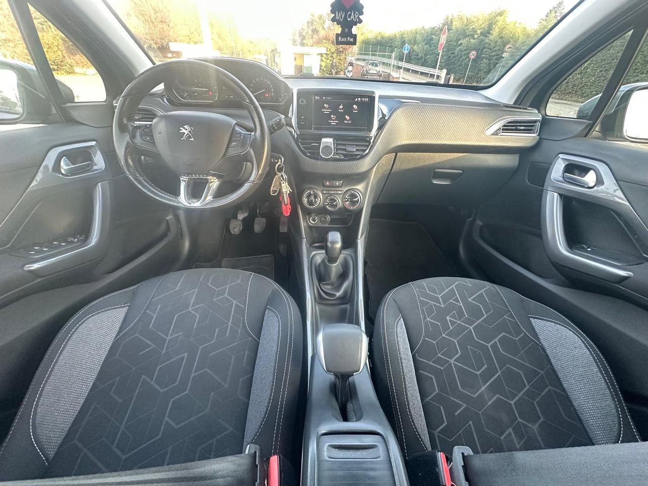 Peugeot 2008 Allure 1.2 PureTech 82 #7847