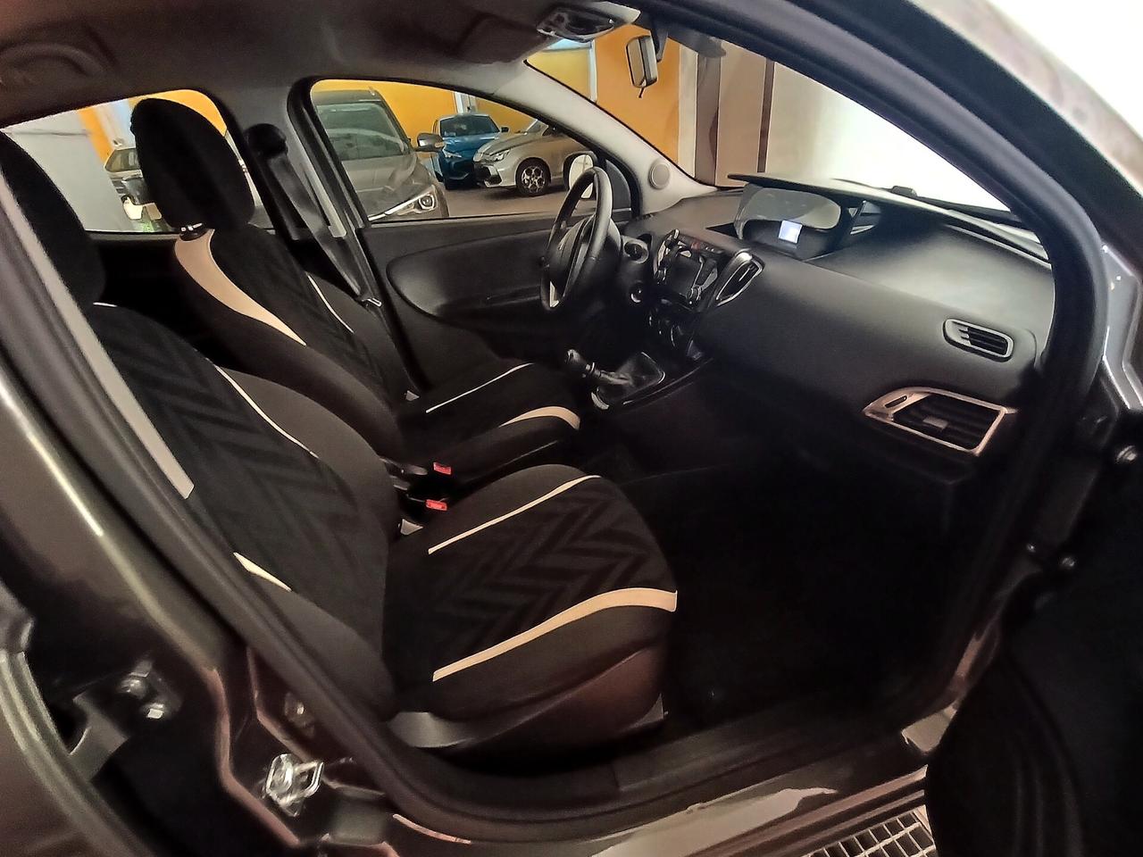 Lancia Ypsilon 1.2 69 CV 5 porte GPL Ecochic Gold