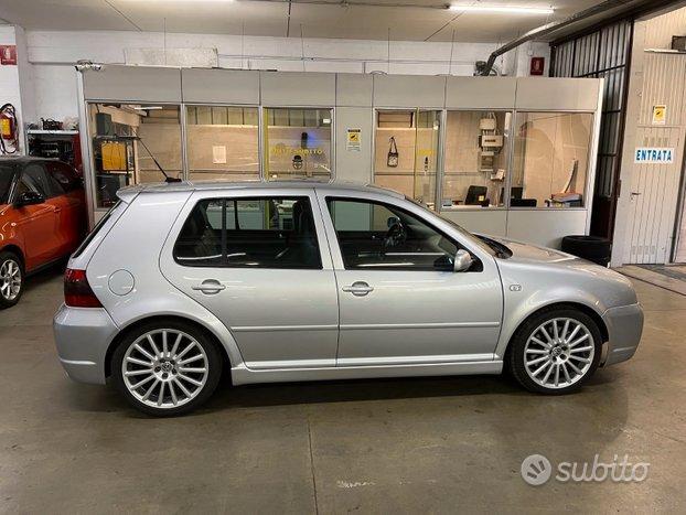 Volkswagen Golf R32 5 porte