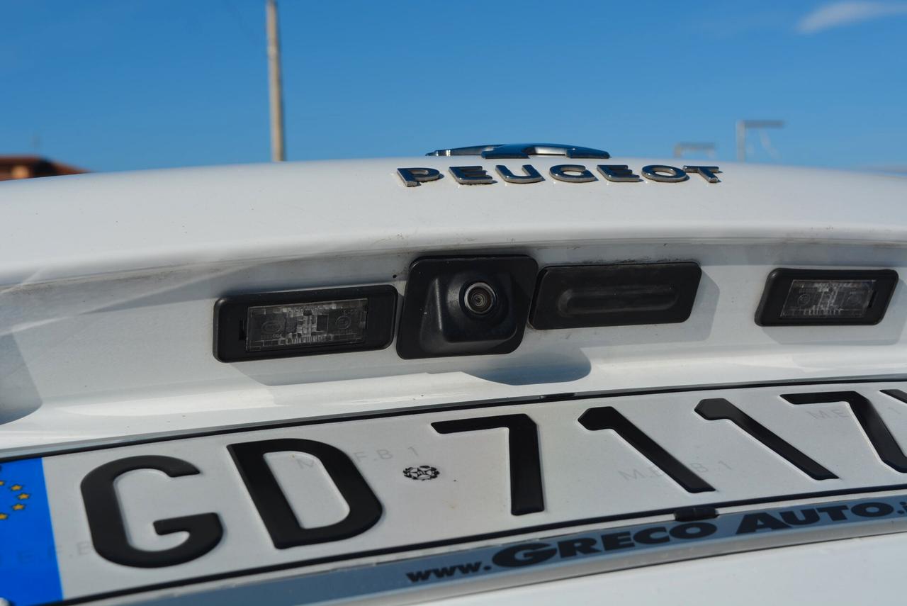 Peugeot 308 BlueHDi 130 S&S SW Active telecamera