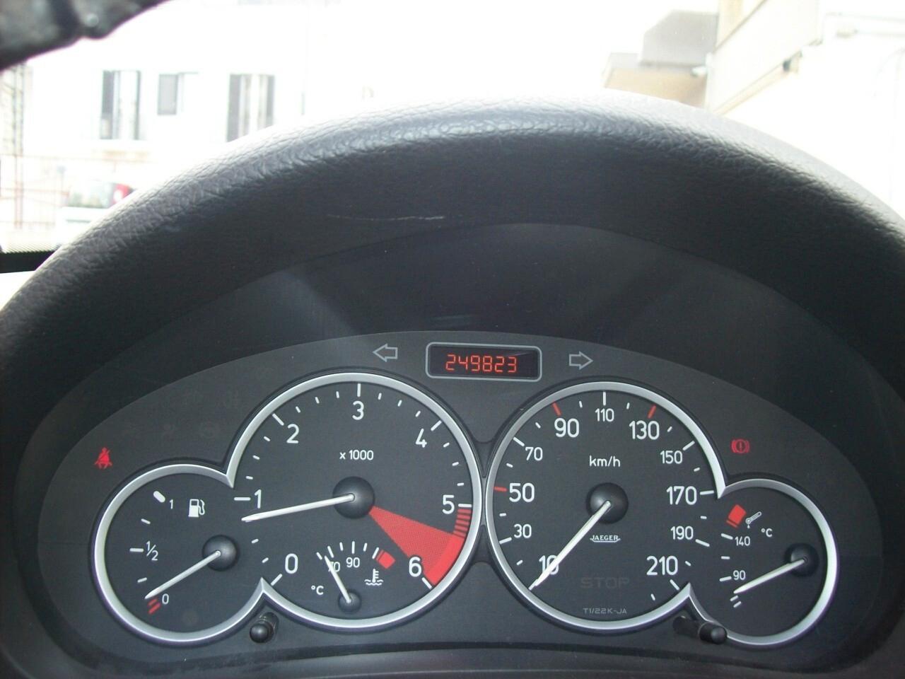 Peugeot 206 1.6 HDi FAP CC RC Line