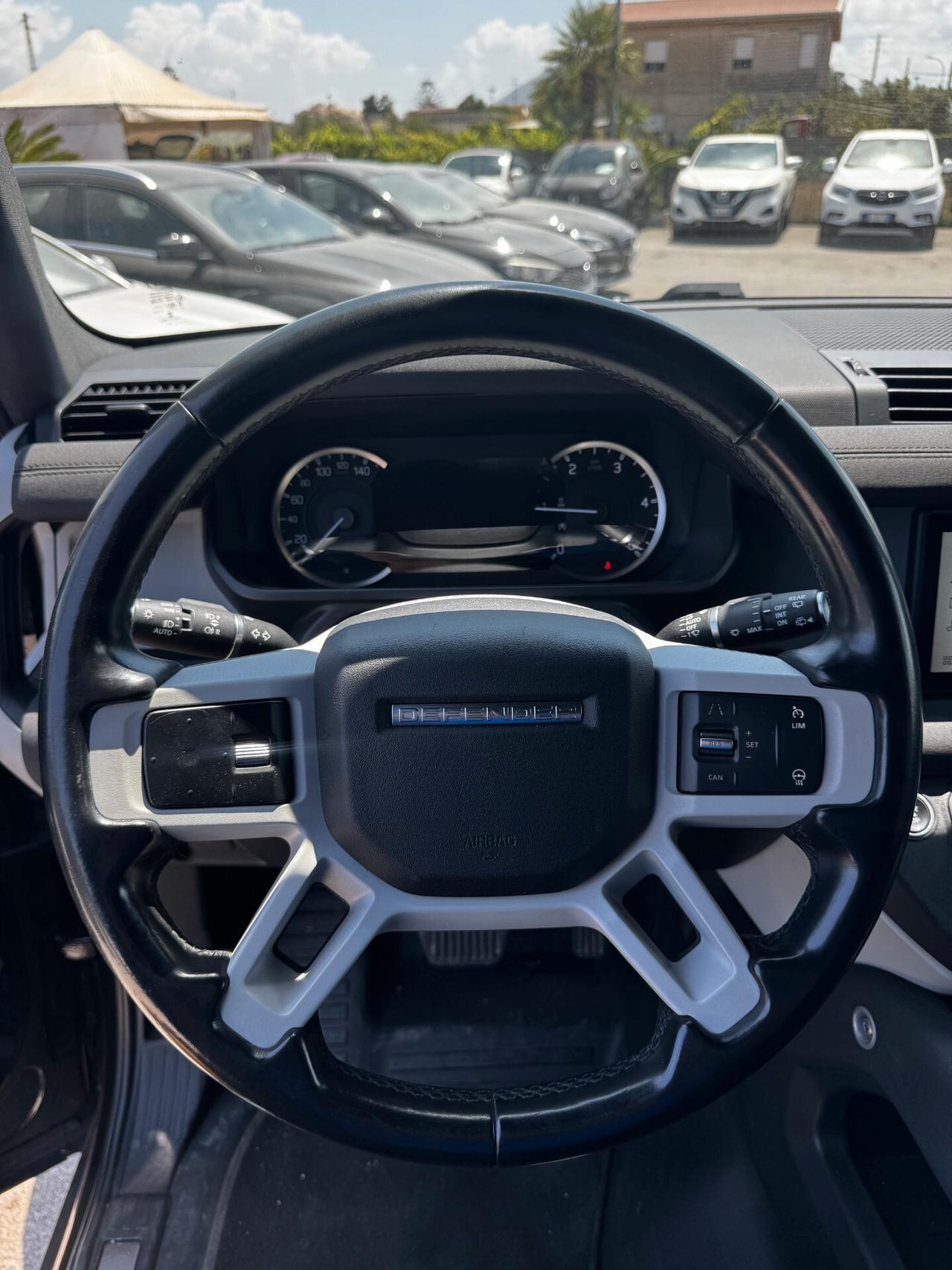 Land Rover Defender 110 3.0D I6 200 CV AWD Auto X-Dynamic HSE