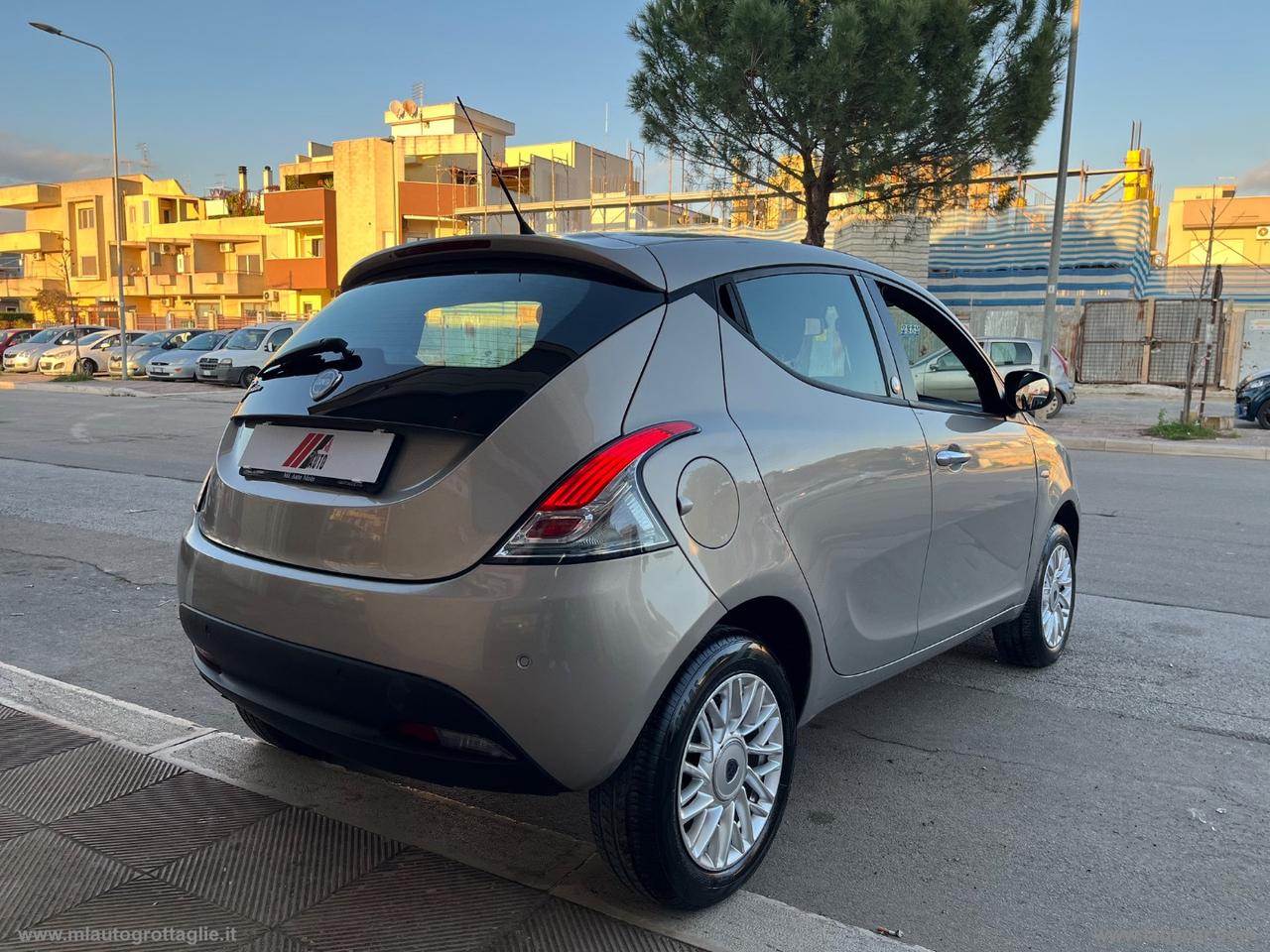 LANCIA Ypsilon 0.9 T.Air 85CV 5p. Met.Ec.Plat.