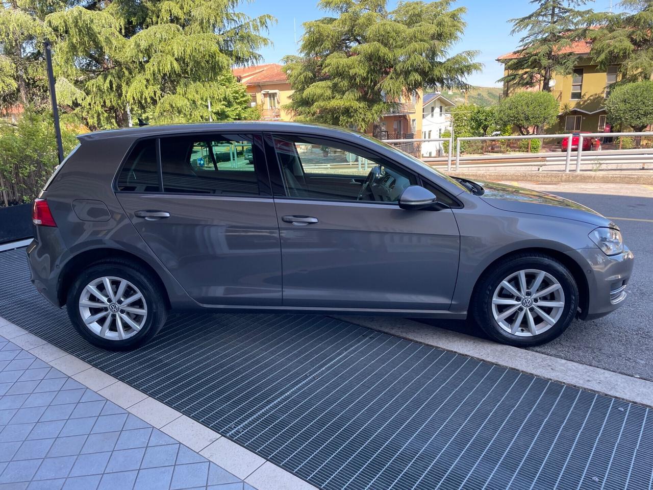VOLKSWAGEN GOLF 1.6 TDI 110 CV DSG 5P LOUNGE
