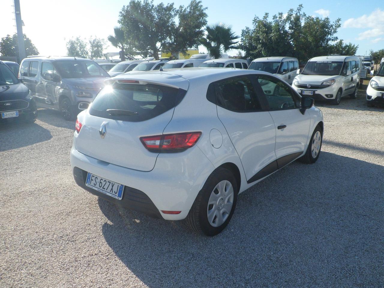 Renault Clio van
