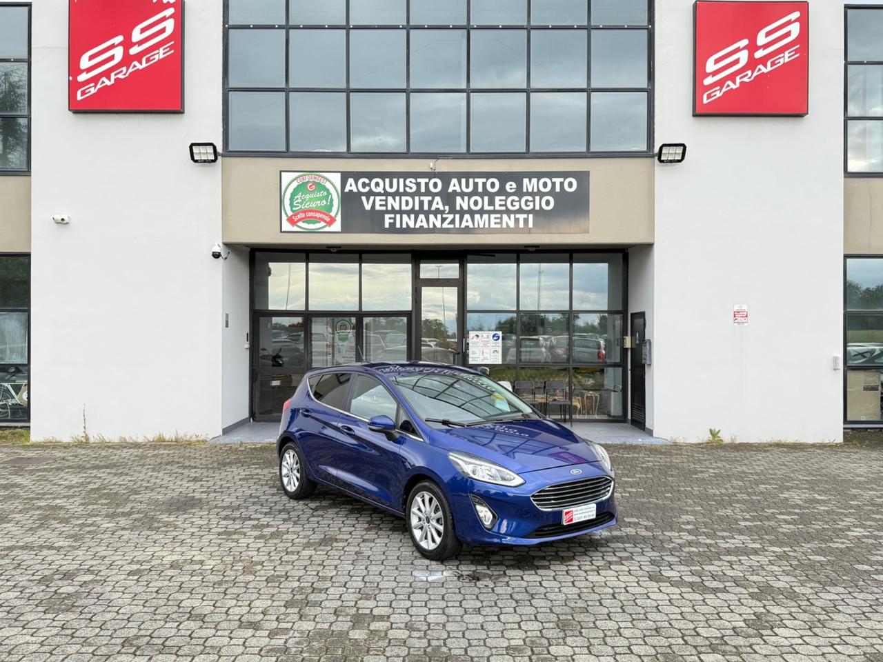 Ford Fiesta 1.1 b. - 5p. |NEOPATENTATI|CERCHI IN LEGA