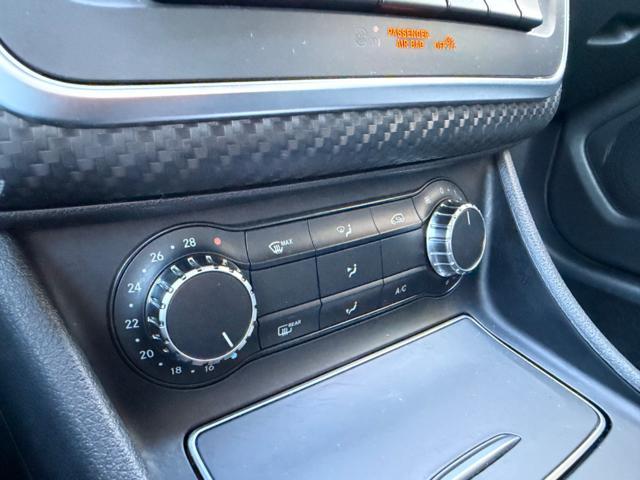 MERCEDES-BENZ GLA 180 PACK NIGHT+NAVI+FULL LED+R.CAM+PORT.ELETTRICO