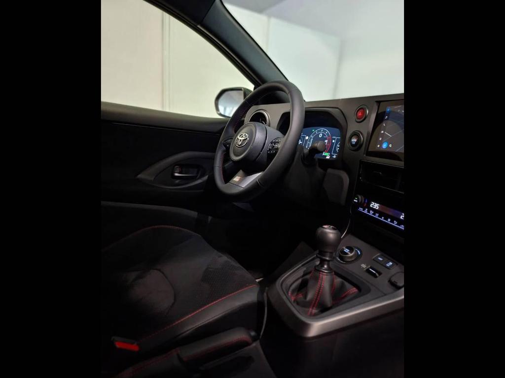 Toyota GR Yaris 1.6 turbo Circuit 4WD iMT-6
