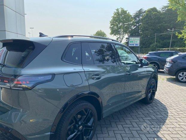 VOLKSWAGEN Tiguan 2.0 TDI 150 CV SCR DSG R-Line