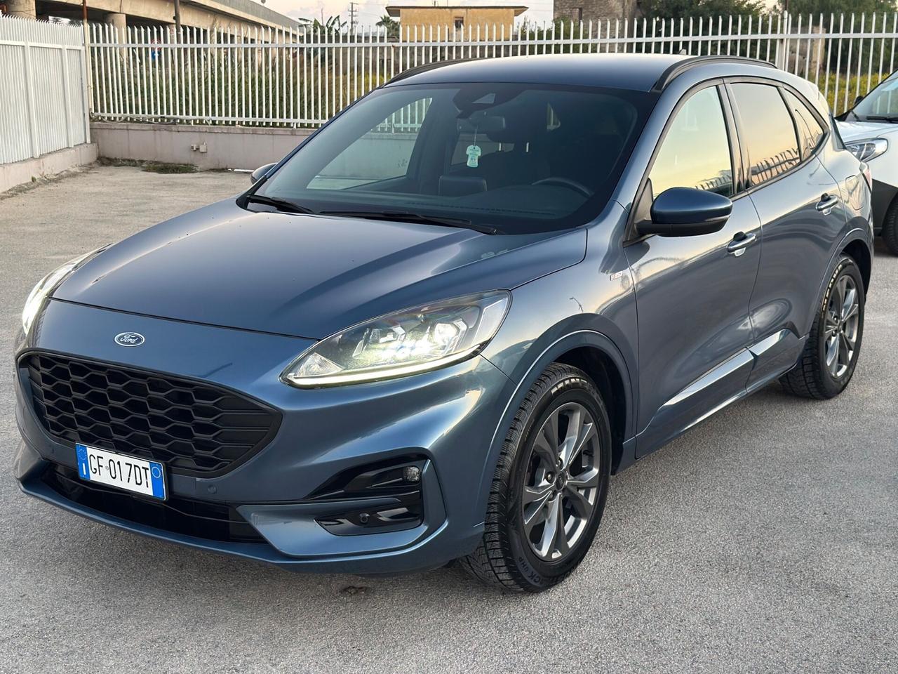 Ford Kuga 2021 1.5 120 CV aut. ST-Line DA VETRINA