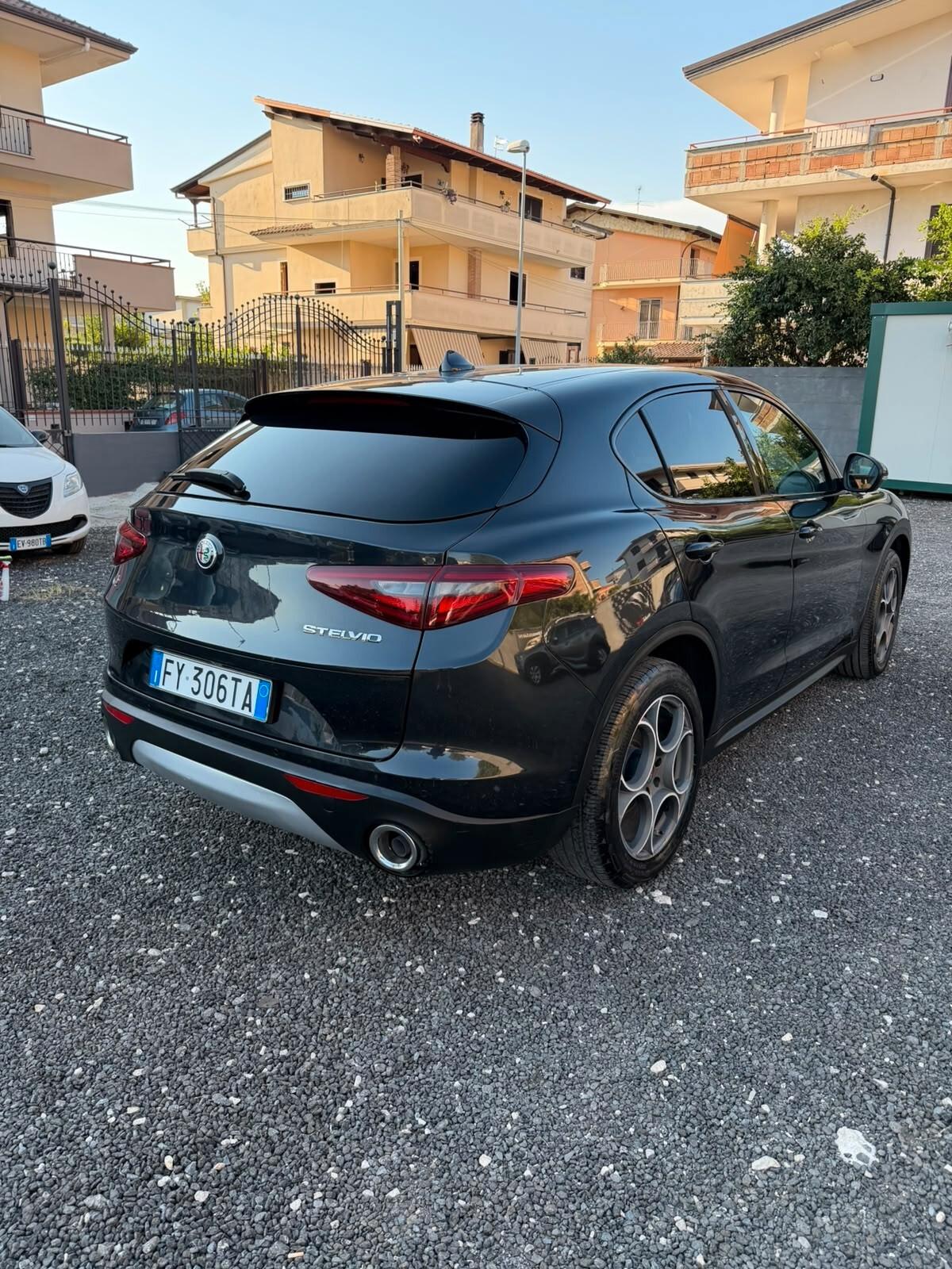 Alfa Romeo Stelvio 2.2 Turbodiesel 210 CV AT8 Q4 Executive