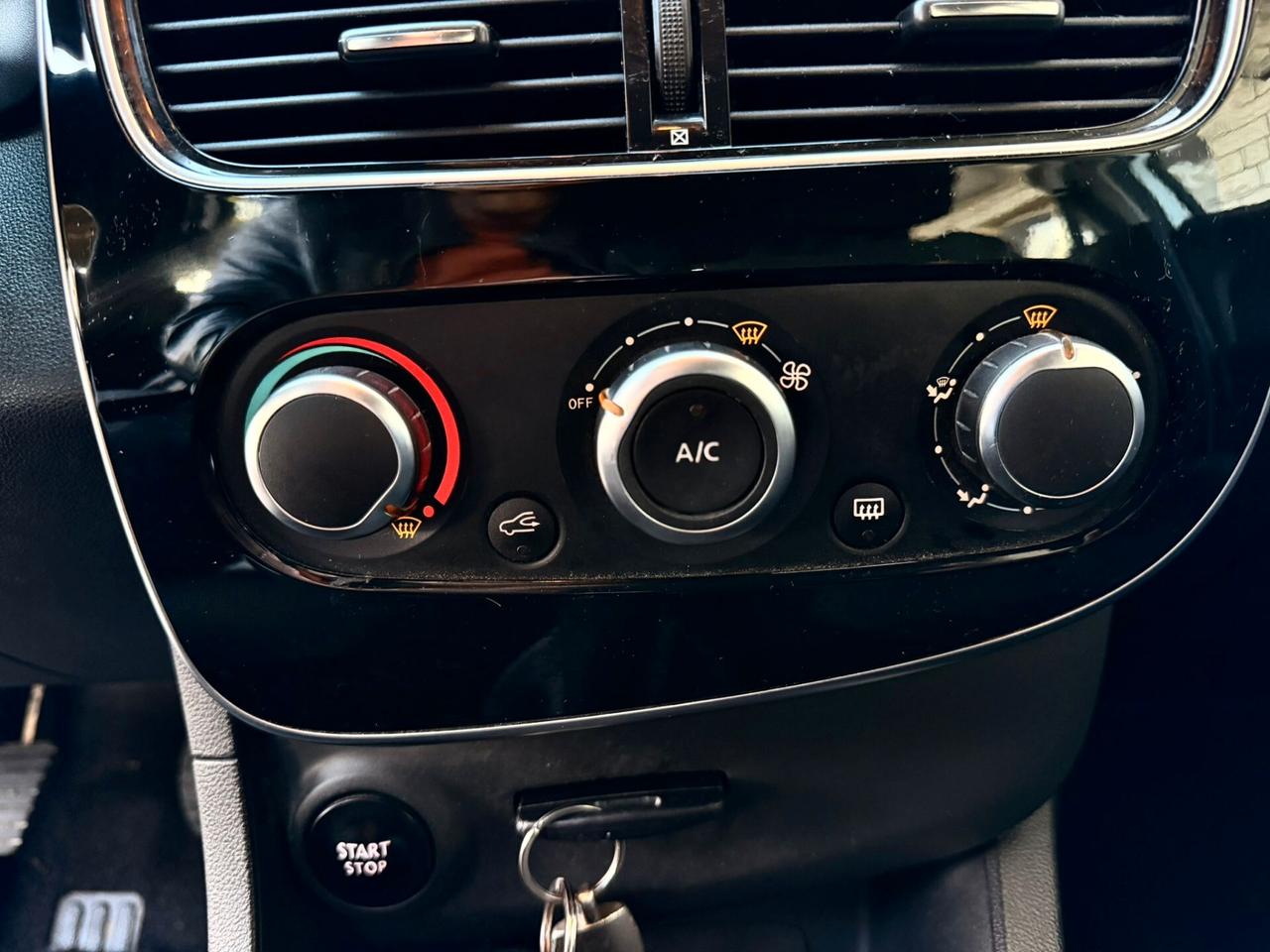 Renault Clio dCi 8V 75 CV Start&Stop 5 porte Energy Duel