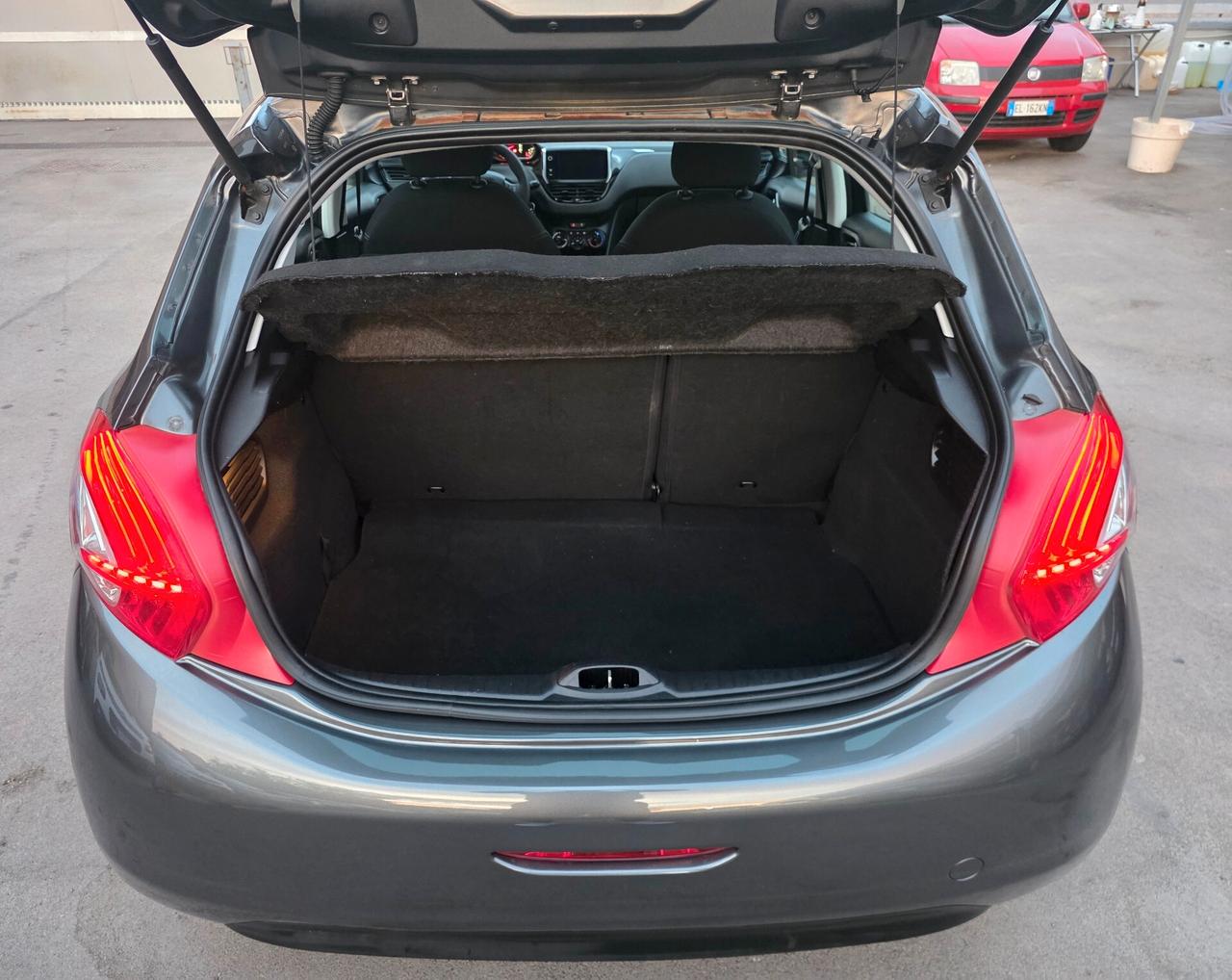 Peugeot 208 1.4 HDi 68 CV 5 porte Active 2014