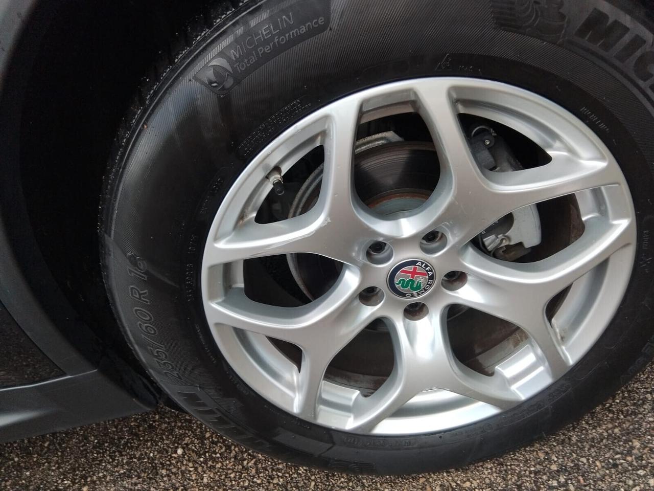 Alfa Romeo Stelvio 2.2 Turbodiesel 160 CV AT8 RWD Business