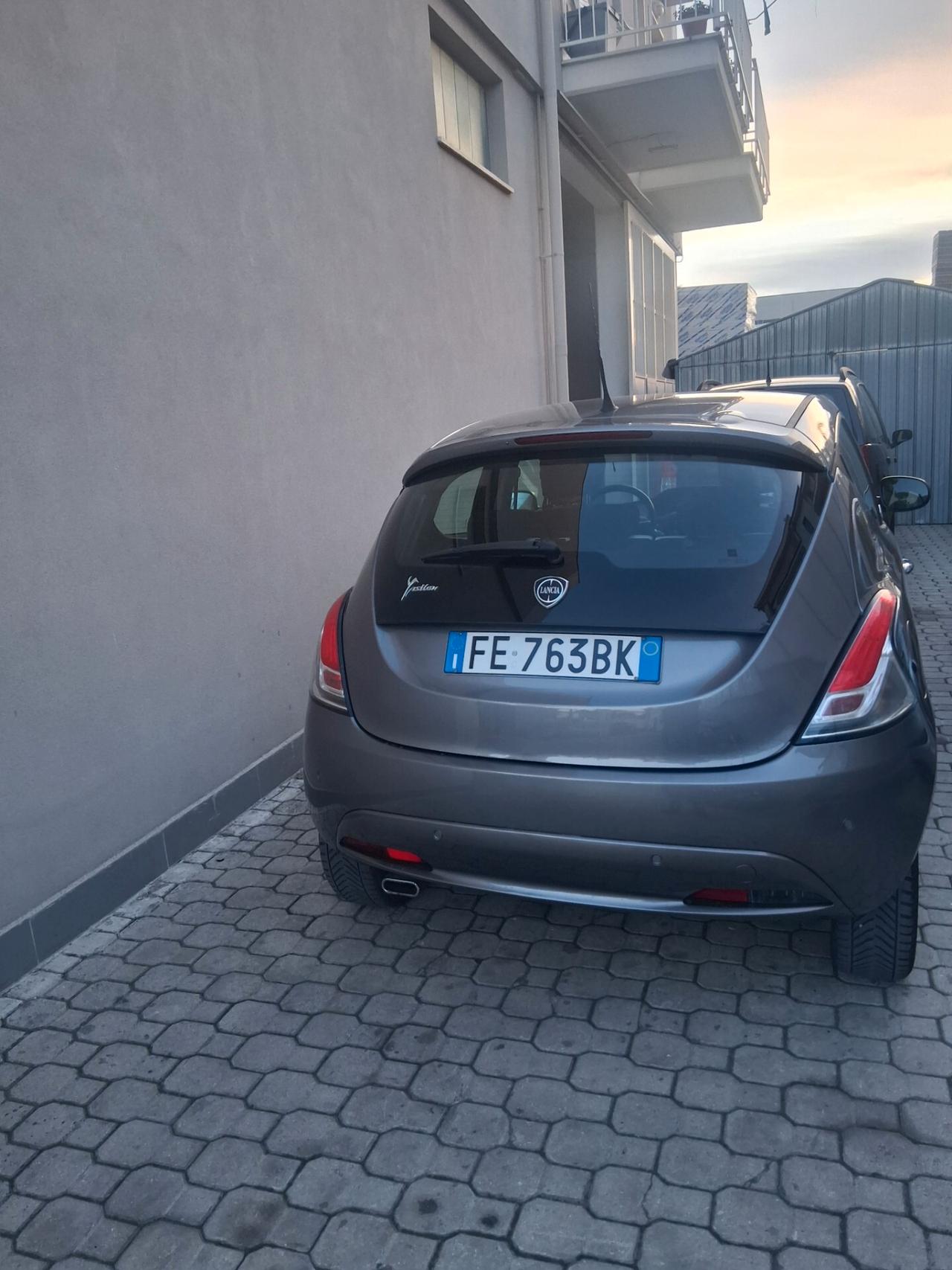 Lancia Ypsilon 1.2 69 CV 5 porte GPL Ecochic Platinum km certificati come nuova