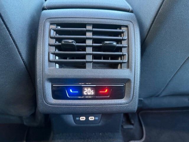 Volkswagen Golf 2.0 TDI GTD DSG 200CV