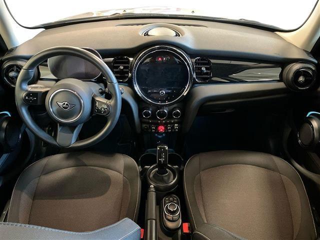 MINI Mini 5 Porte 1.5 Twin Power Turbo Cooper Essential