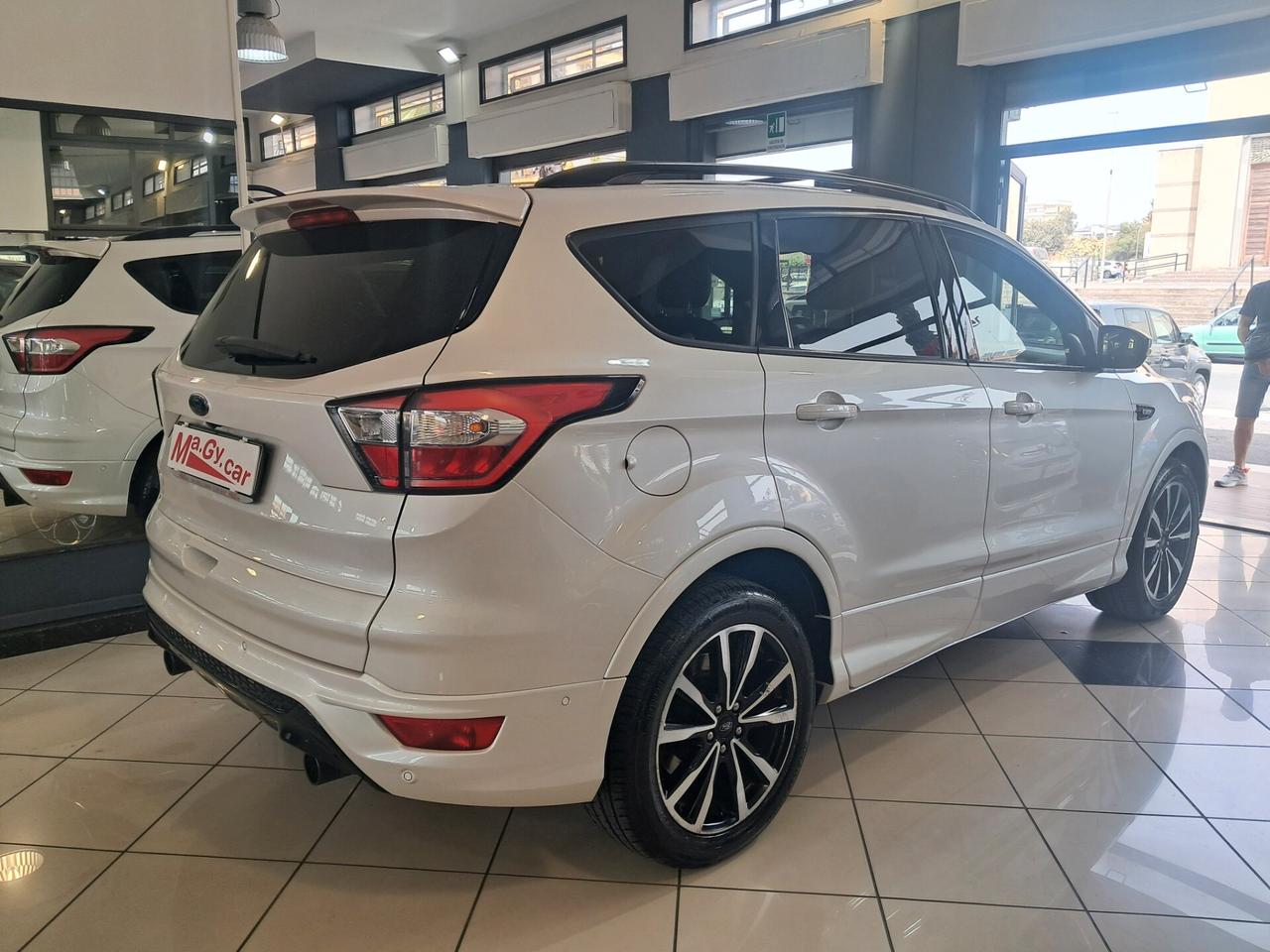 Ford Kuga 1.5 TDCI 120 cv ST-Line