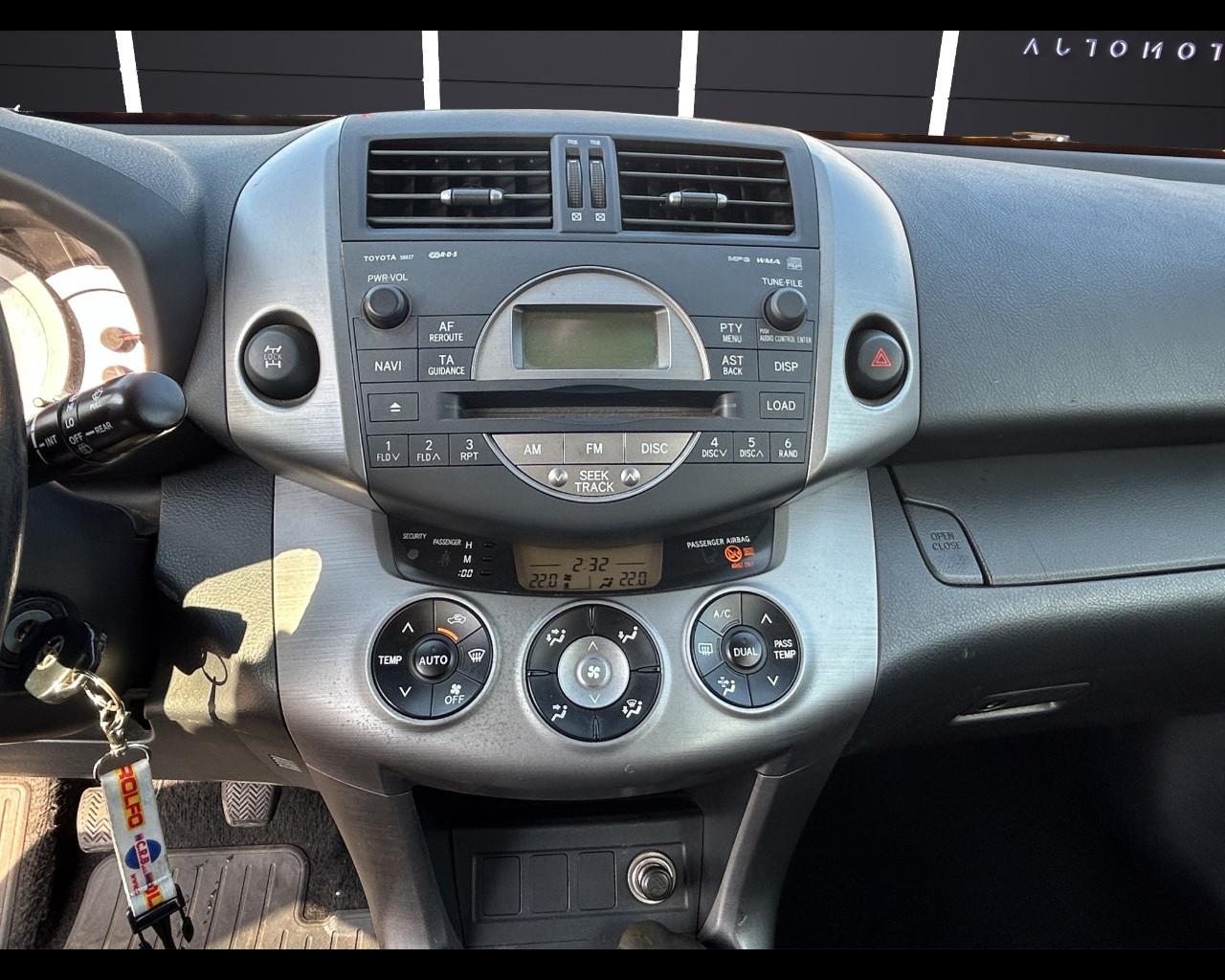 TOYOTA RAV4 3ª serie - RAV4 2.2 D-4D 136 CV