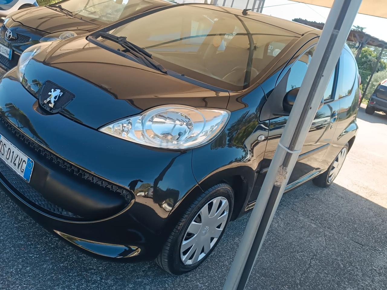 Peugeot 107 1.0 Aut Uni Pro Gar Rate