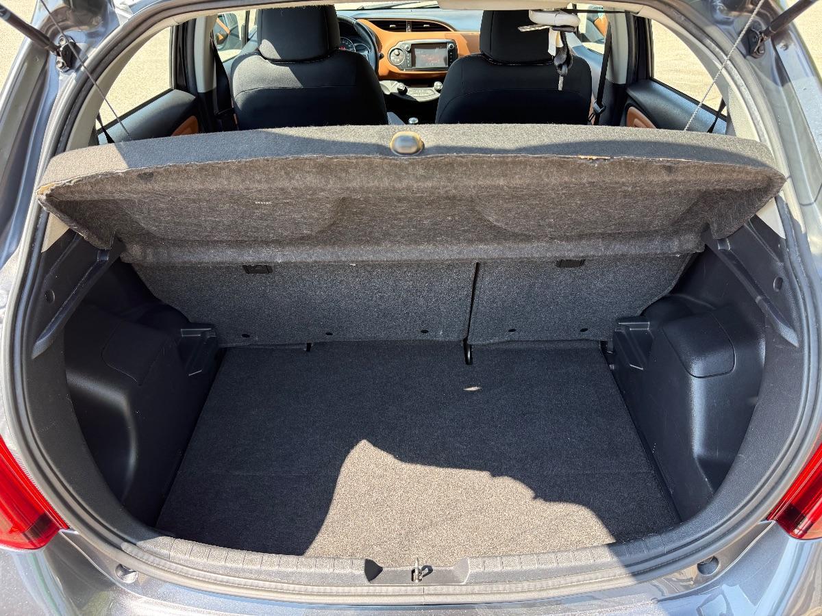 TOYOTA - Yaris - 1.4 D-4D 5p. Lounge MY 16 ; Adatta ai Neopatentati