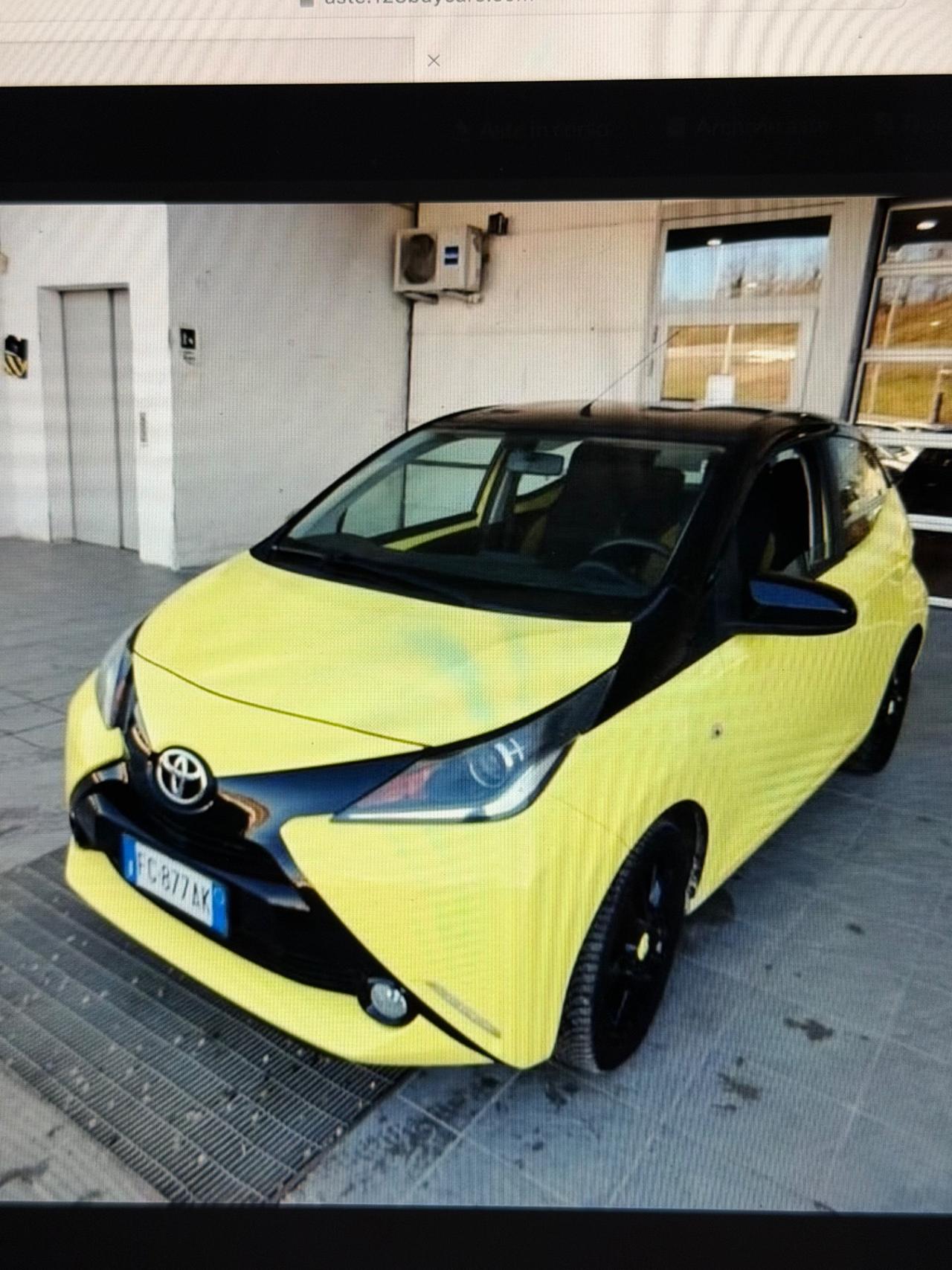 Toyota Aygo Black TSS