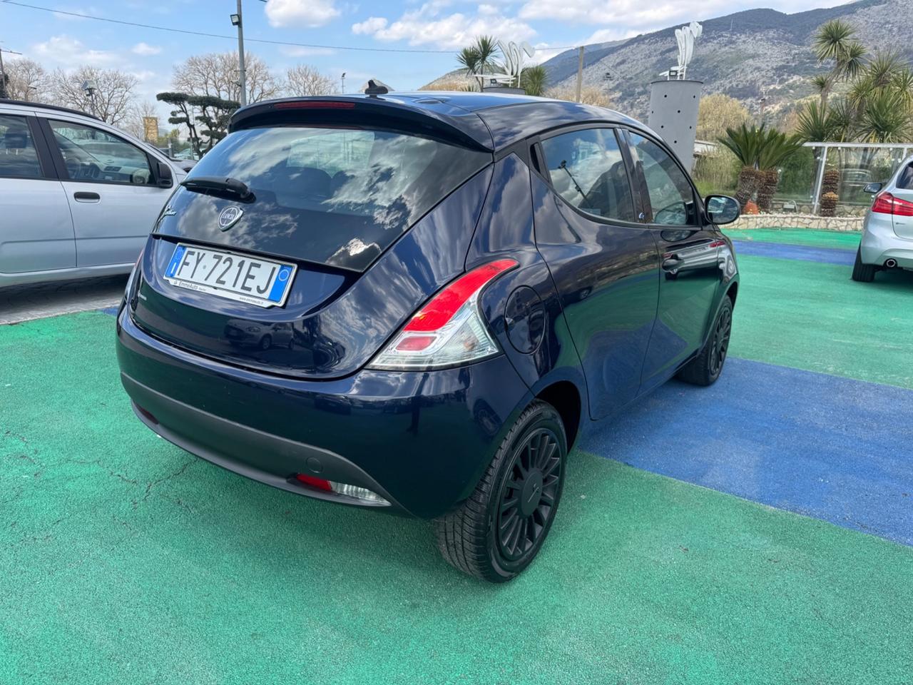 Lancia Ypsilon 1.2 69 CV 5 porte GPL Ecochic Monogram