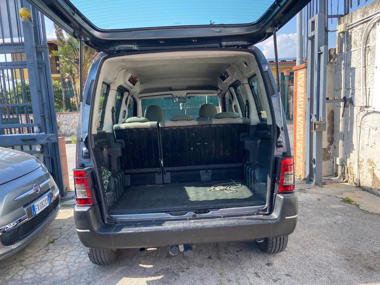 Peugeot Ranch 1.6 HDi 5p. Totem