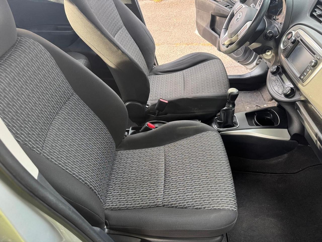 Toyota Yaris 1.0 5 porte NEOPATEN GARANZIA 12 MESI