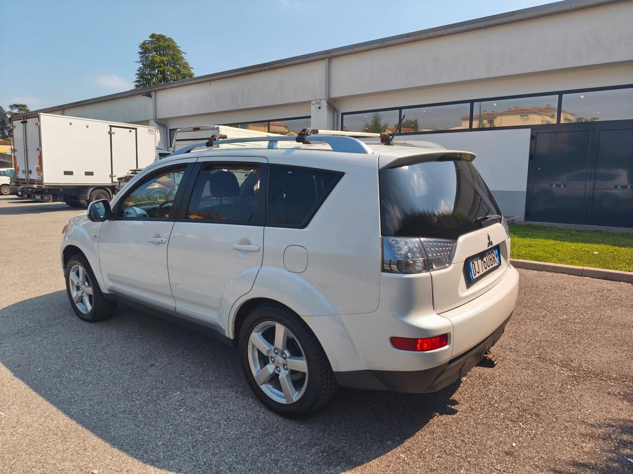 Mitsubishi Outlander 2.0D 7 posti gancio traino