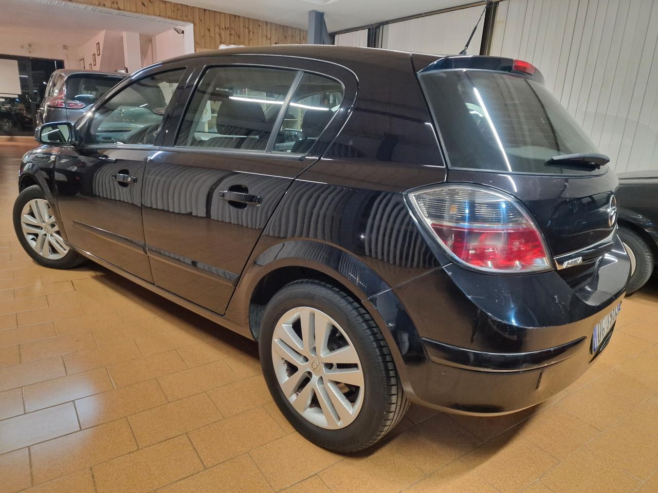 Opel Astra 1.3 CDTI 5 porte Enjoy, 97 mila chilometri