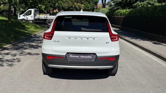 VOLVO XC40 B3 automatico Core