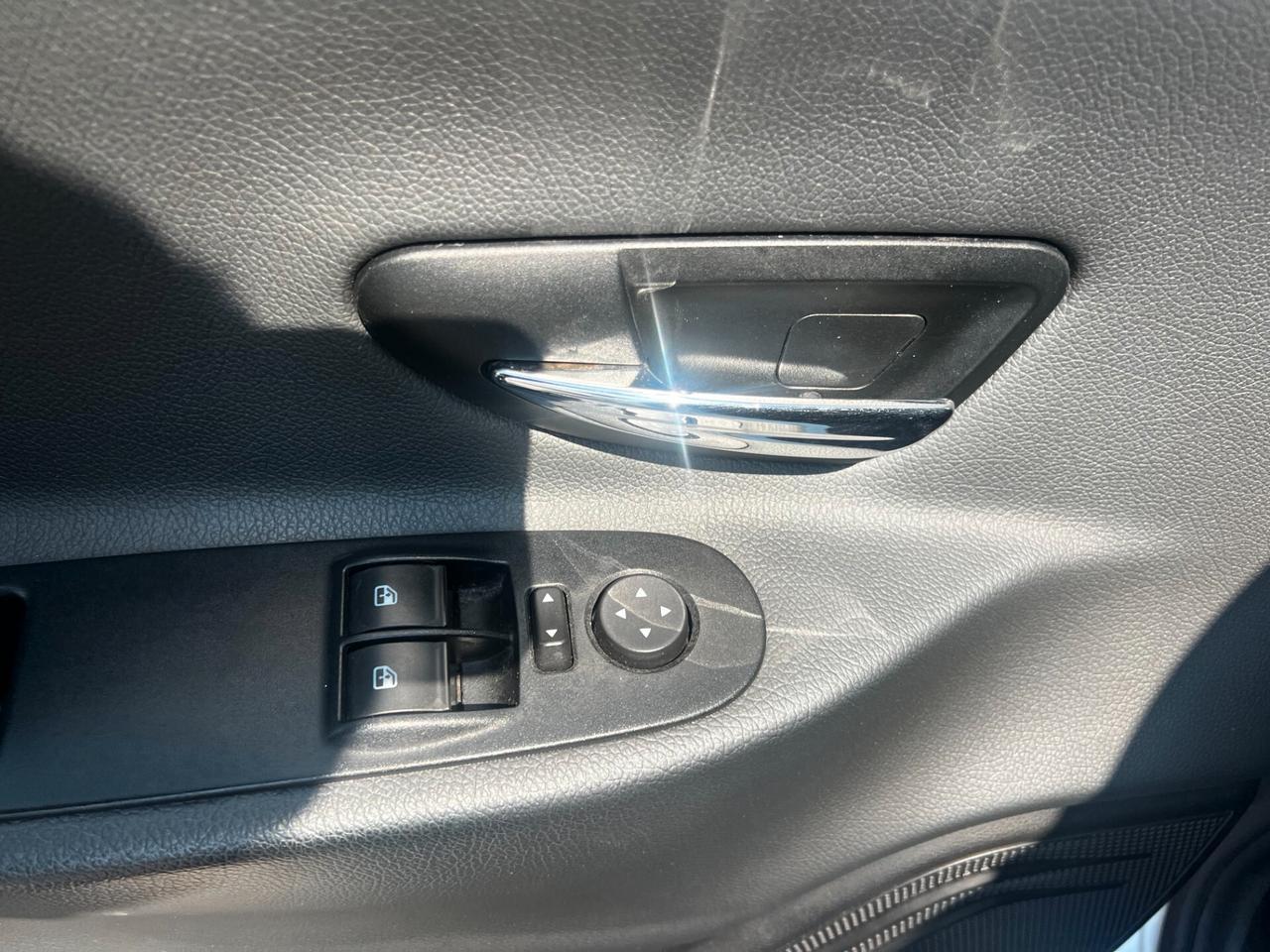 Lancia Ypsilon 1.2 69 CV 5 porte S&S Gold NEOPATENTATI