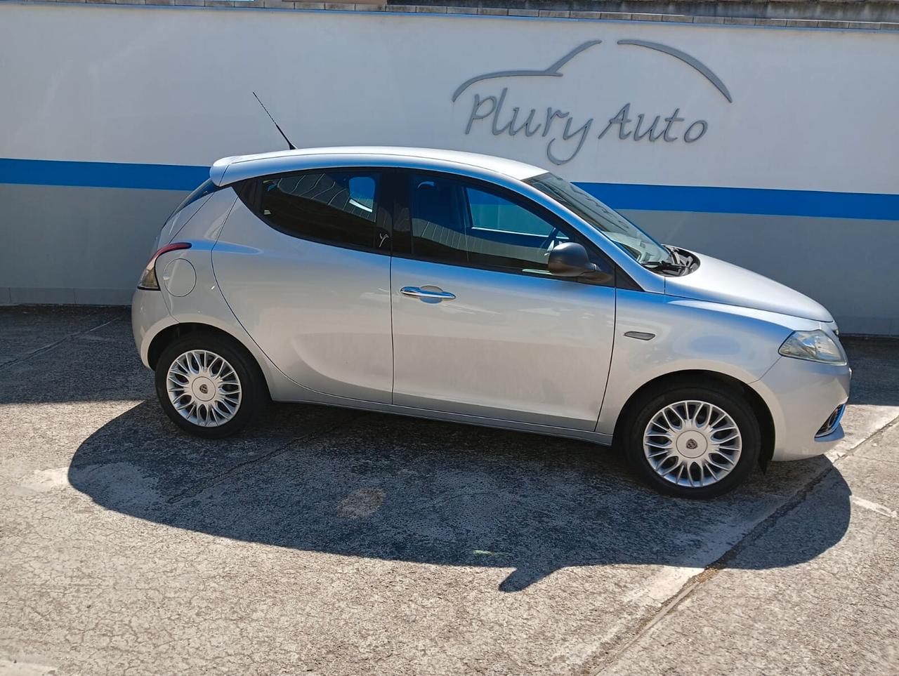 Lancia Ypsilon 1.3 MJT 16V 95 CV 5 porte S&S Silver