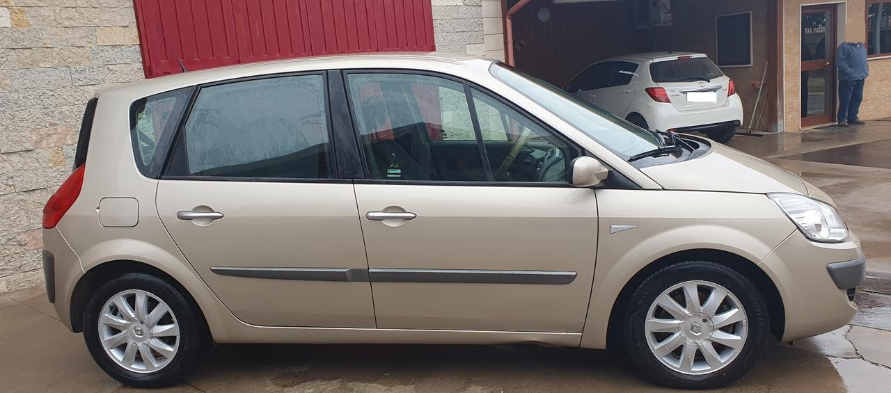 Renault Scenic Scénic 1.9 dCi/130CV Dynamique