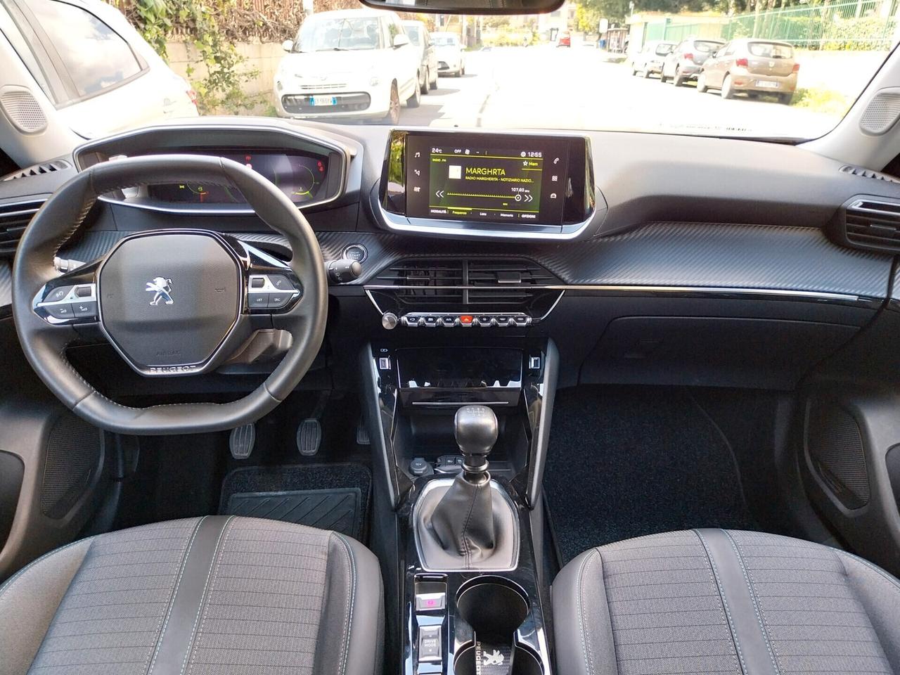 PEUGEOT 2008 1.2 BENZINA 30.000 KM ALLURE 2022