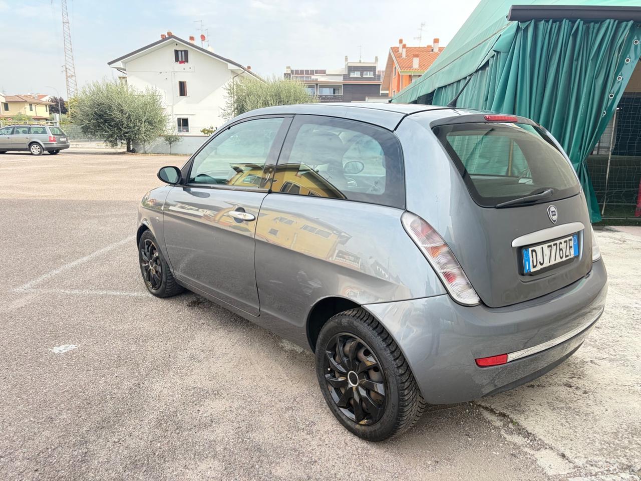 Lancia Ypsilon 1.2 Argento NEOPATENTATI