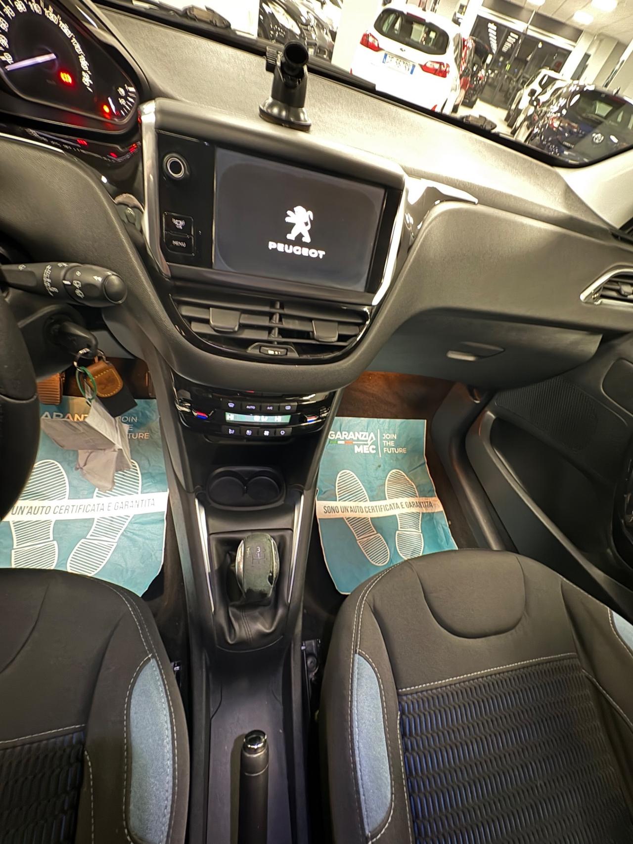 Peugeot 208 1.6 hdi 92 CV 2013 neopatentati