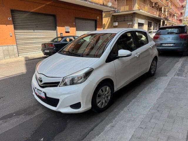 Toyota Yaris 1.4 D-4D 5 porte Lounge