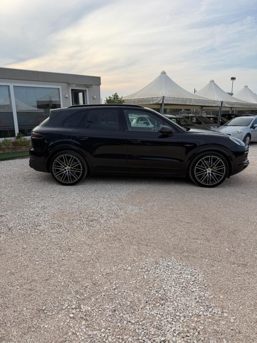 PORSCHE - Cayenne - 3.0 V6 E-Hybrid