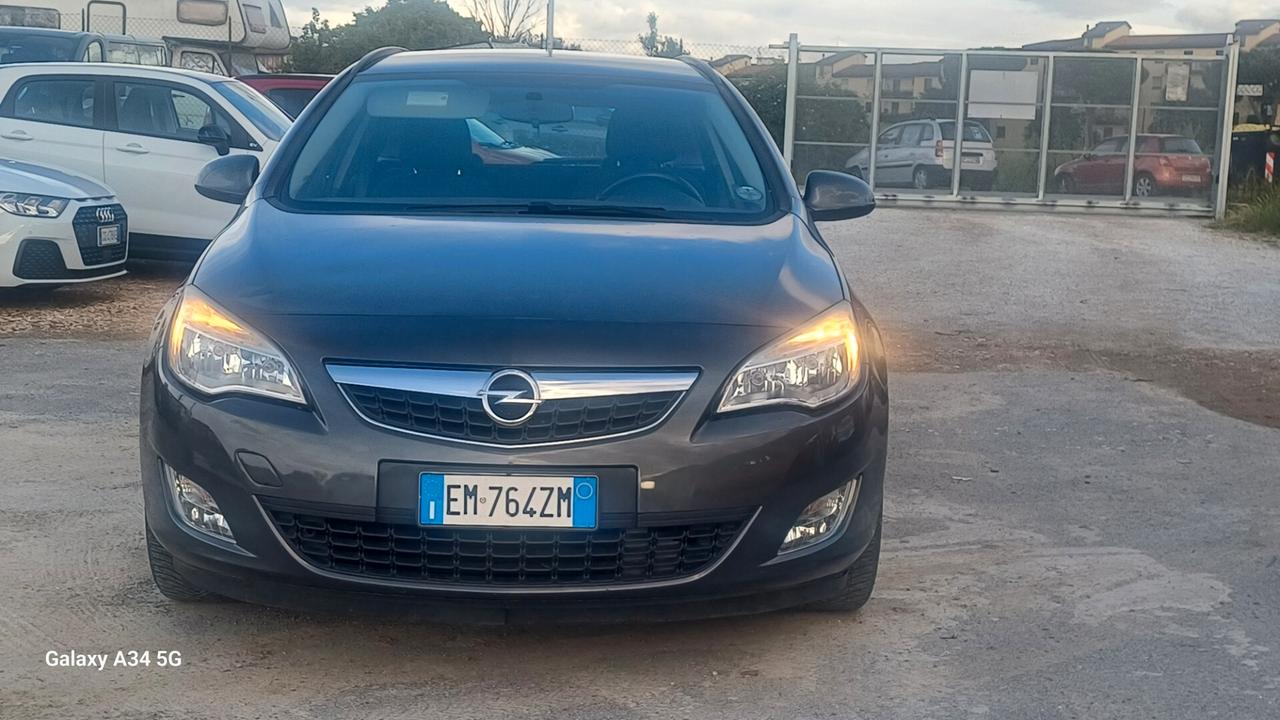 Opel Astra 1.7 CDTI 110CV Sports Tourer Cosmo