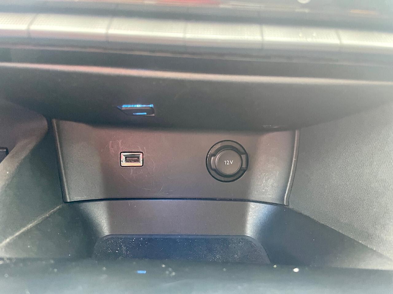 Peugeot 3008 HDi 130cv 6m km 101000 NAVI