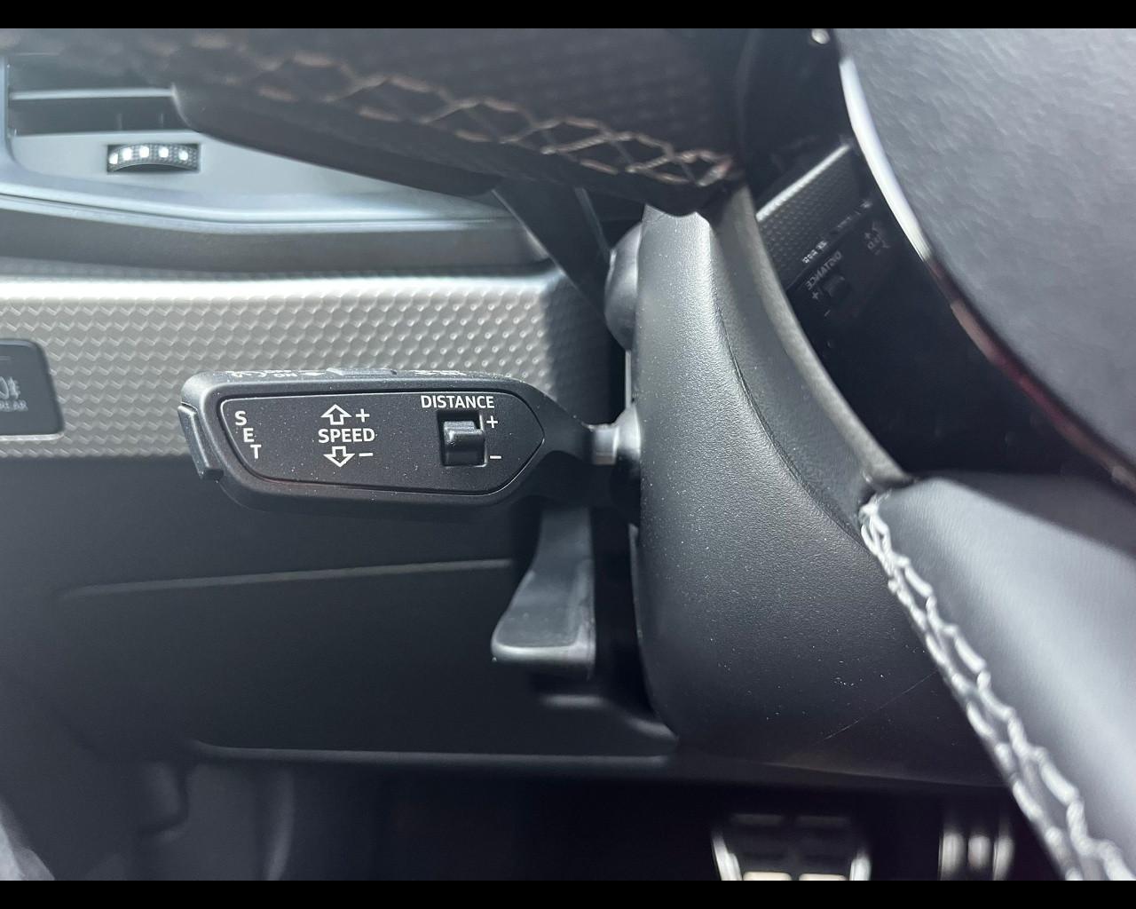 AUDI A1 ALLSTREET 35 TFSI S-TRONIC IDENTITY CONTRAST